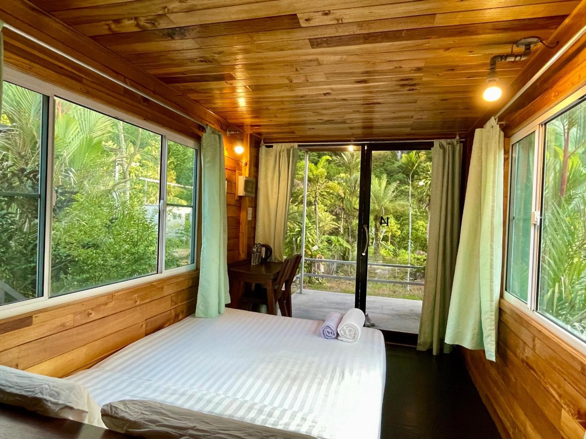 The Camper Lodge Khao Sok Ban Bang Bon Exteriör bild