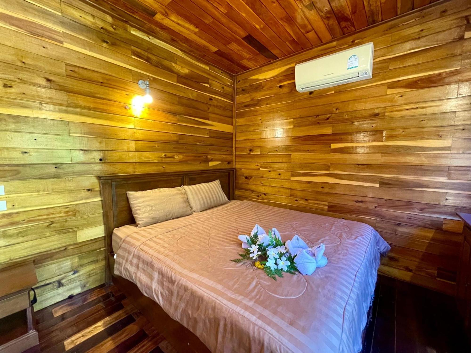 The Camper Lodge Khao Sok Ban Bang Bon Exteriör bild