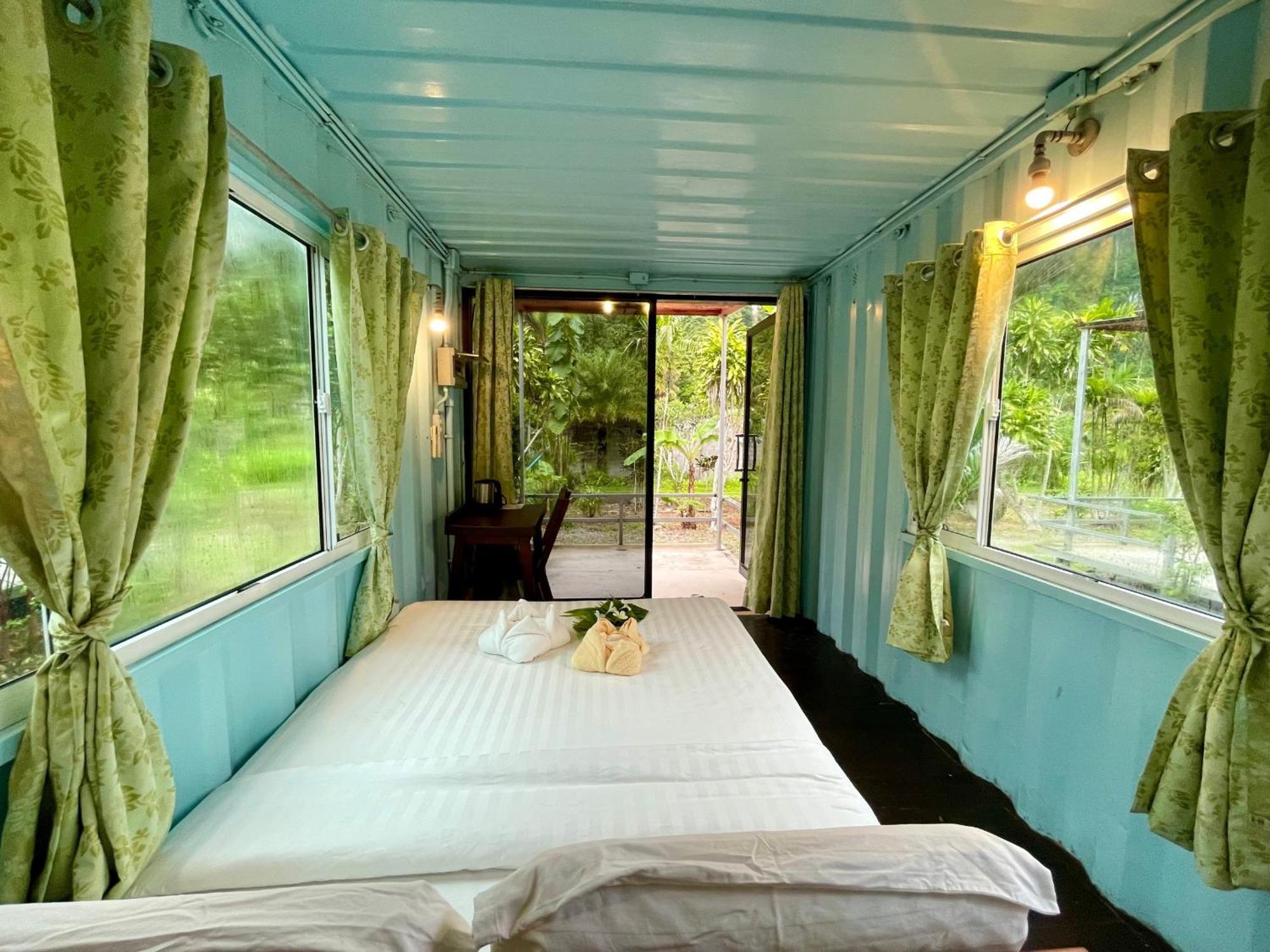 The Camper Lodge Khao Sok Ban Bang Bon Exteriör bild